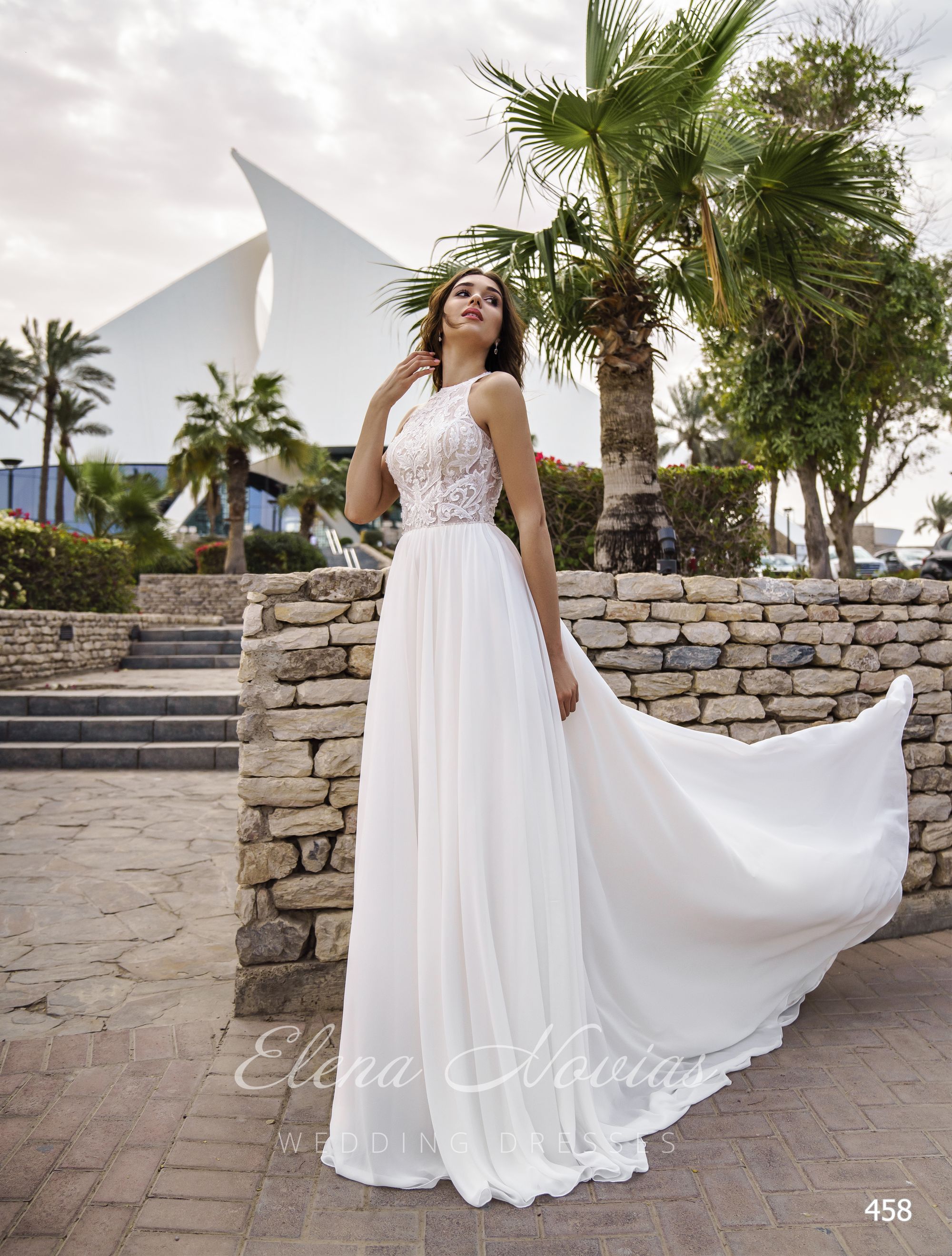 Летнее свадебное платье с мягкой юбкой от Elena Novias